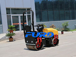 抓住特色打通渠道，全液壓小型壓路機(jī)廠家順利發(fā)展